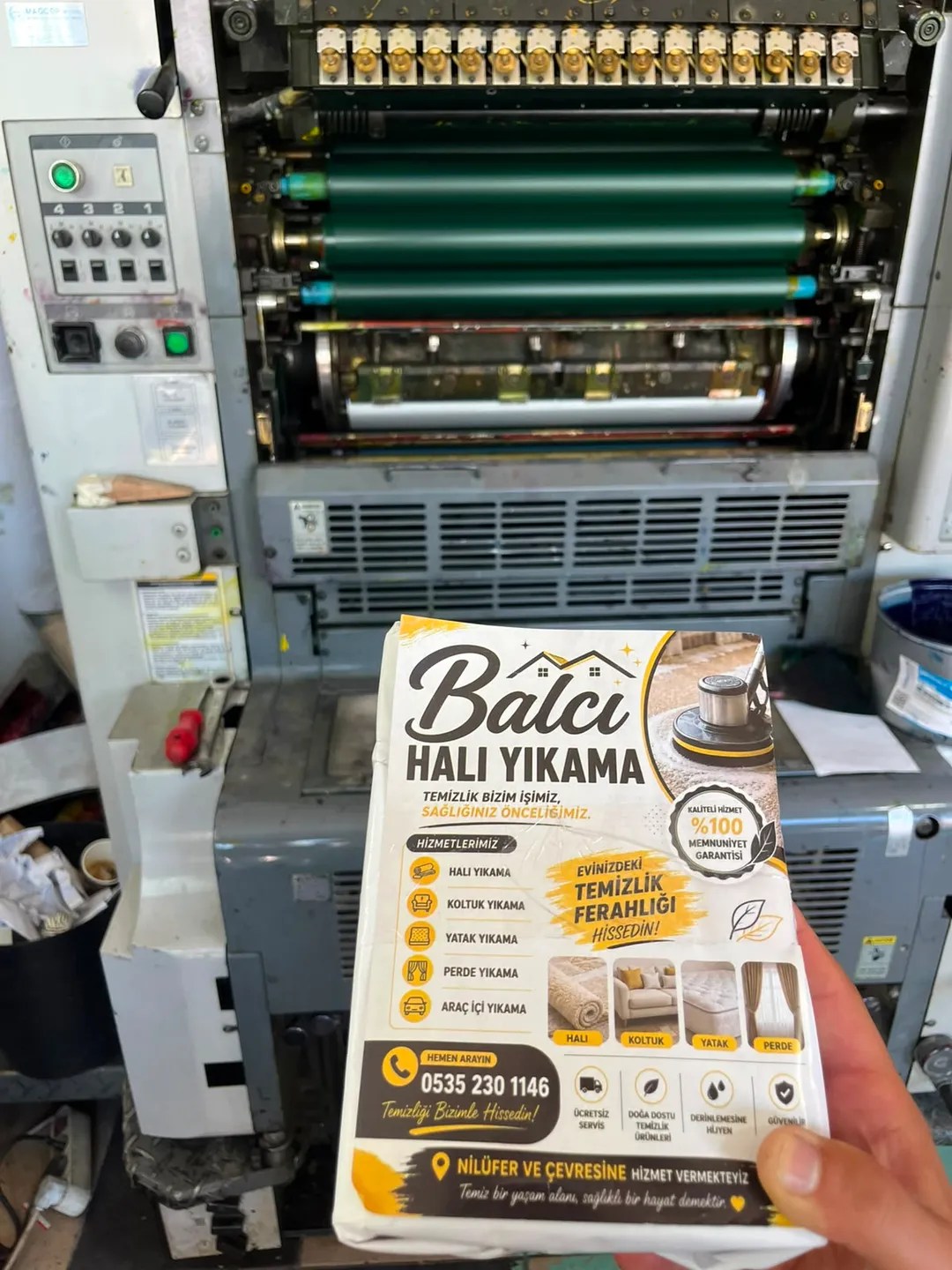 Balcı Halı Yıkama broşürünün ofset makinesinden çıkan baskısı